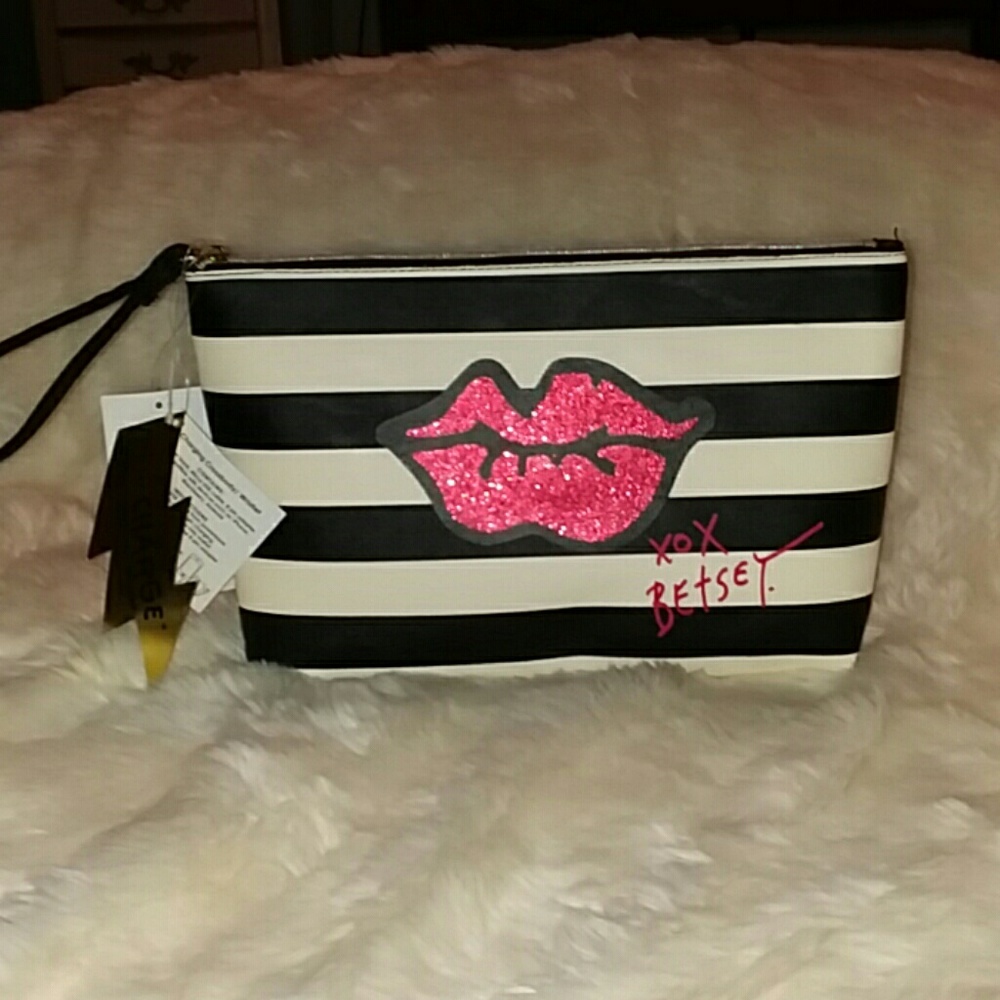 NWT Limited Betsey Johnson Charging Crossbody Wris